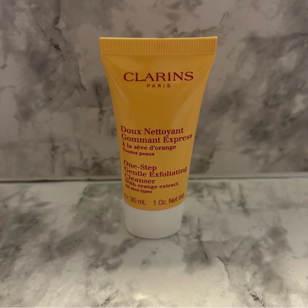New! Clarins Paris One Step Gentle Exfoliating Cleanser 1oz Travel size